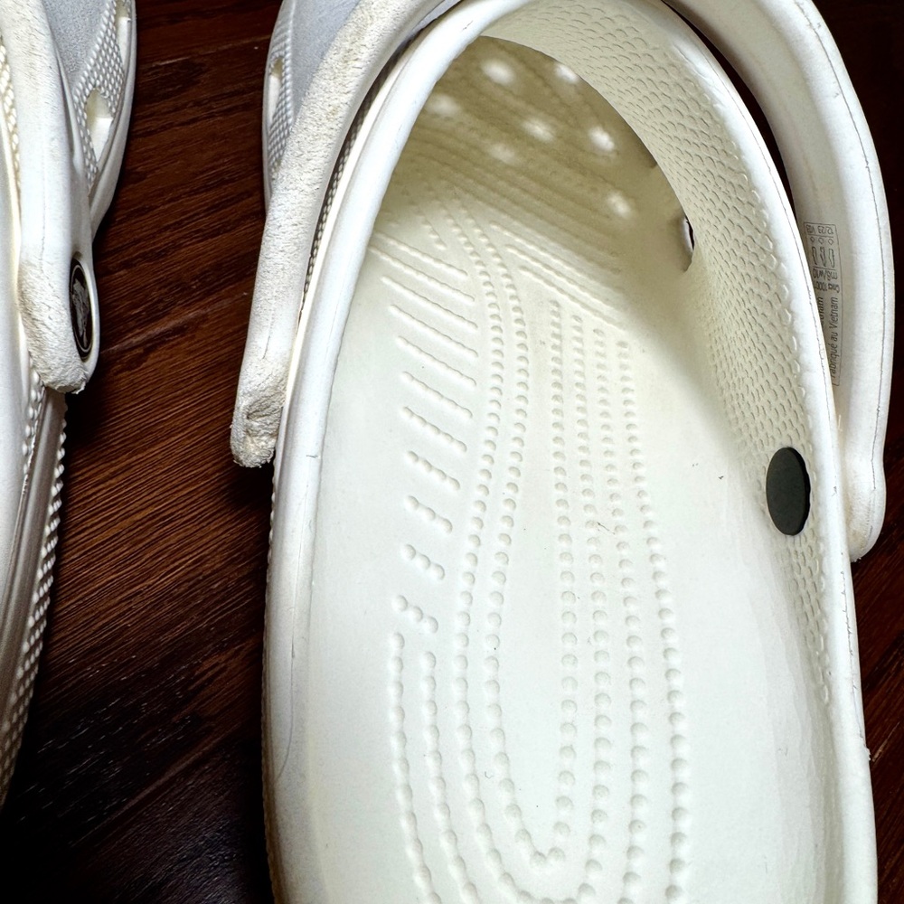 Crocs Classic White Clogs Versatile Lightweight C… - image 3